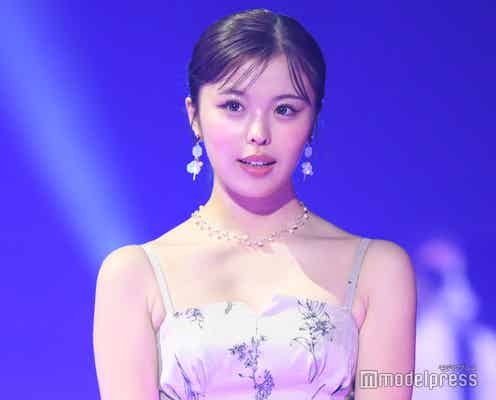 おさき、キャミワンピで素肌輝く 大人っぽスタイルで観客魅了【沖縄コレクション2024】