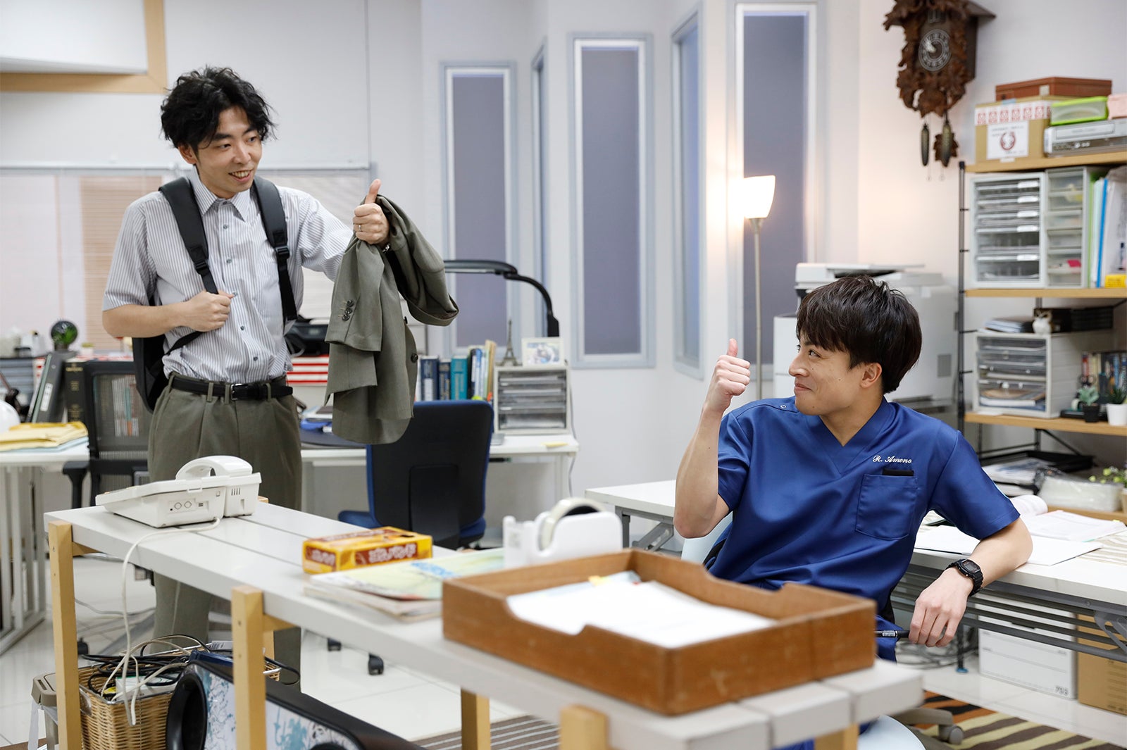 柄本時生、白濱亜嵐「泣くな研修医」（C）テレビ朝日