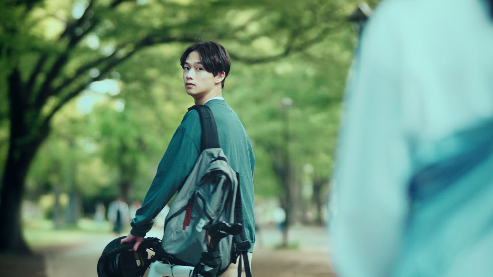 青山凌大／「爽健美茶 私を、前へ。」篇より（提供写真）