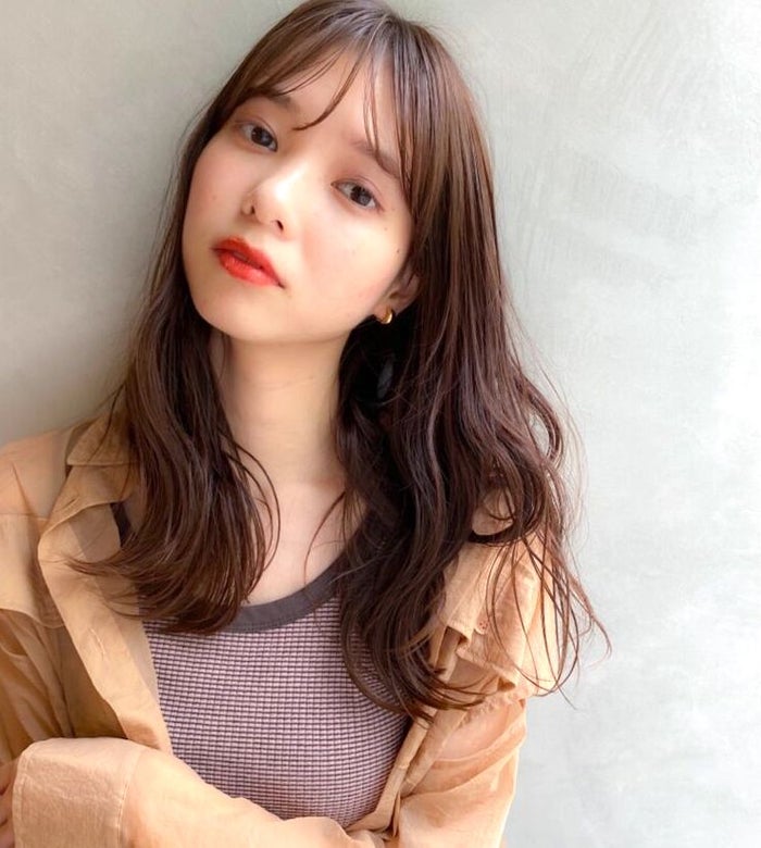 ロング ウェーブヘアがおすすめ こなれ感を出すおしゃれなヘアスタイル集 モデルプレス ロング ウェーブヘアがおすすめ こなれ感を出すおしゃれなヘアスタイル集 モデルプレス