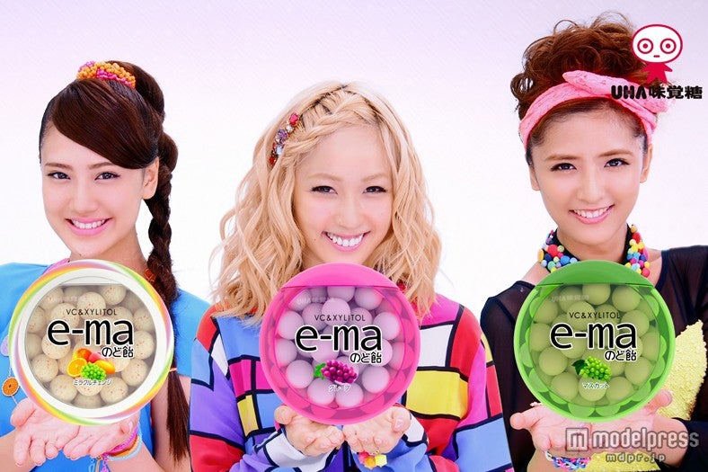 【左から】藤井夏恋(Happiness)、Ami（E-girls）、藤井萩花(Flower)