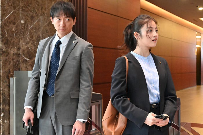山本耕史、今田美桜「花咲舞が黙ってない」第1話より(C)日本テレビ