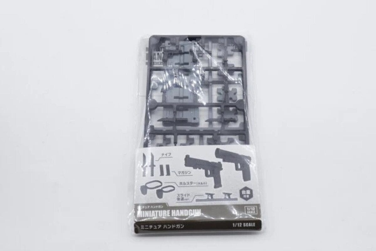 ダイソーのミニチュアハンドガンのパッケージ袋正面写真 ダイソーのミニチュアハンドガンのパッケージ袋正面写真