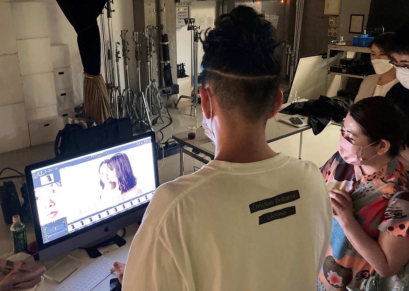 新川優愛の撮影風景 （C）東海テレビ