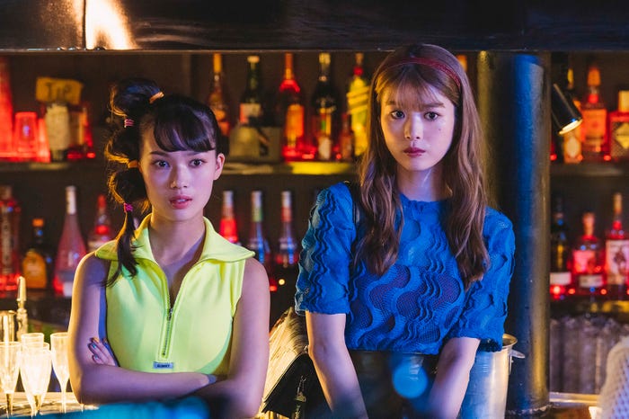 新井舞良、馬場ふみか「恋と弾丸」第1話より(C)箕野希望・小学館/「恋と弾丸」製作委員会・MBS