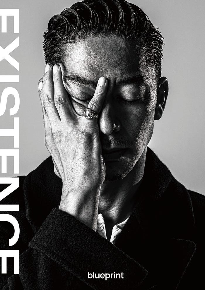 EXILE AKIRA「EXISTENCE 実存」表紙(画像提供:株式会社blueprint)