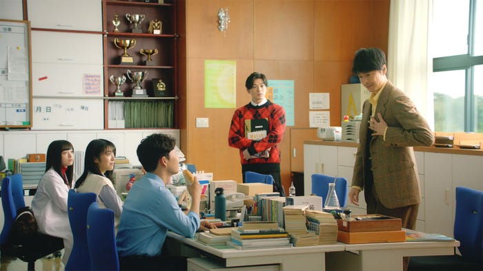 (左から)橋本環奈、浜辺美波、星野源、新田真剣佑、長谷川博己(提供写真)