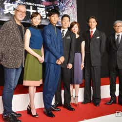 (左より)マキノノゾミ氏、比嘉愛未、松坂桃李、中村勘九郎、真矢みき、加藤雅也、堤幸彦監督