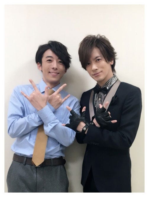 “ウィッシュポーズ”で2ショットを披露した高橋一生、DAIGO/DAIGOオフィシャルブログ(Ameba)より