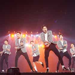 ワールドツアー『EXO PLANET #2 - The EXO‘luXion –』日本公演を開催したEXO／（左から）ベクヒョン、ディオ、セフン、チャンヨル、カイ、スホ、チェン、シウミン【モデルプレス】