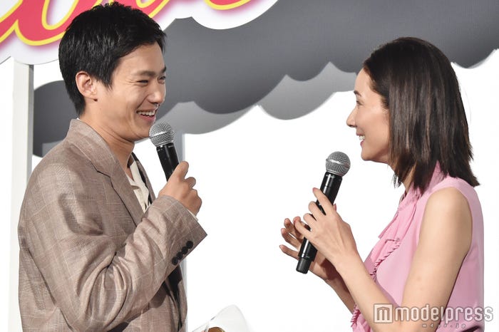 野村周平、吉田羊 (C)モデルプレス