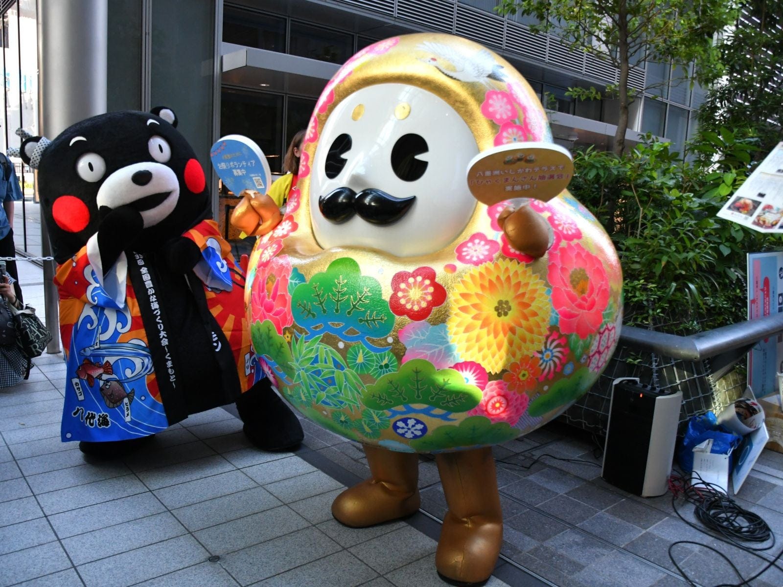 能登も応援するモン=8月8日、東京都中央区
