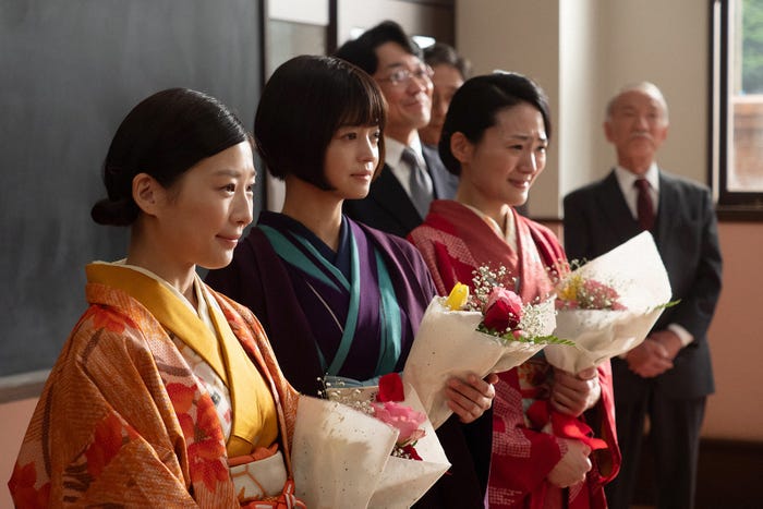 伊藤沙莉、小林涼子、安藤輪子「虎に翼」第30話(C)NHK