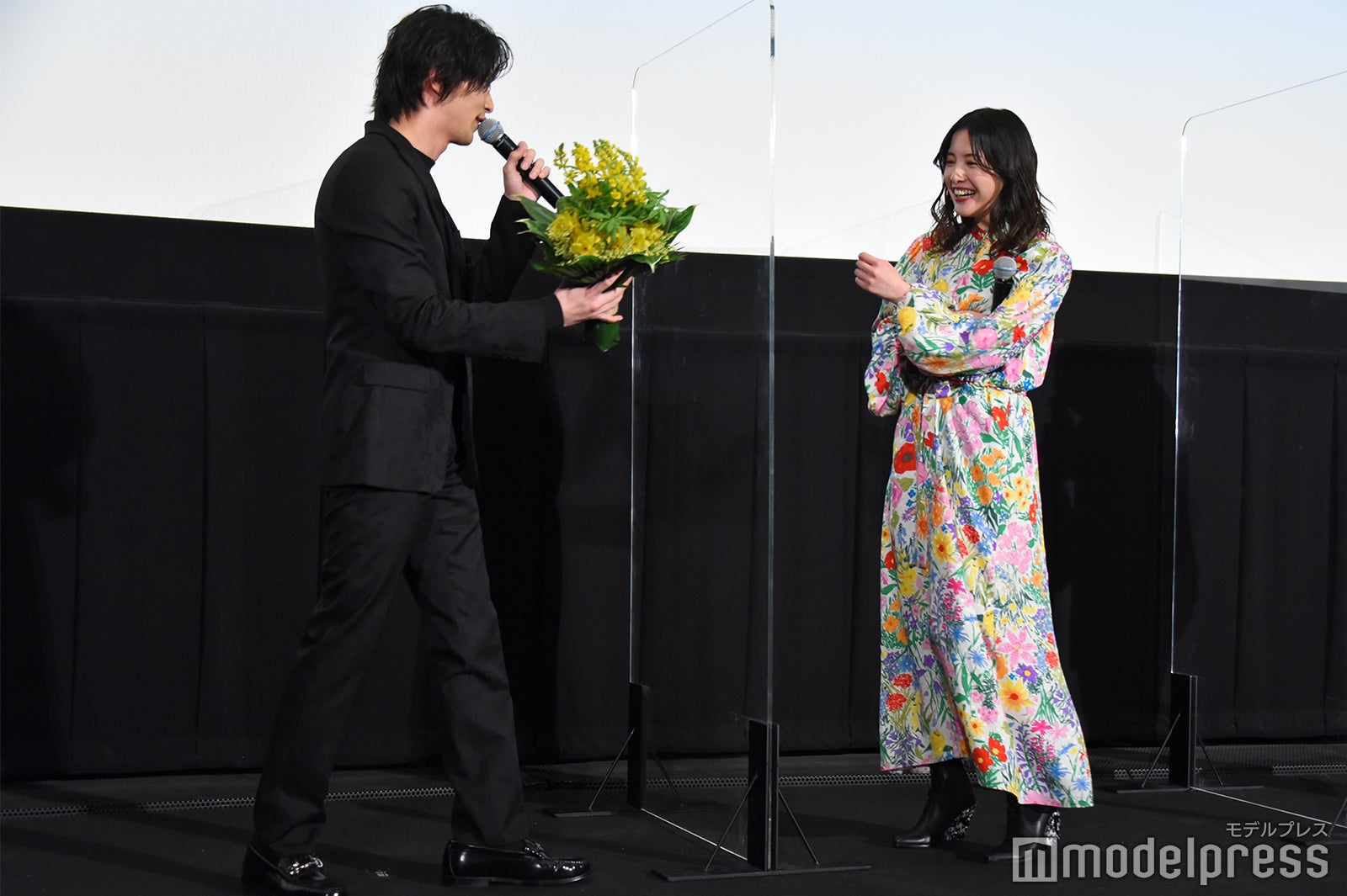 横浜流星「苦手な歌をプレゼントしました」吉高由里子にサプライズ （C）モデルプレス