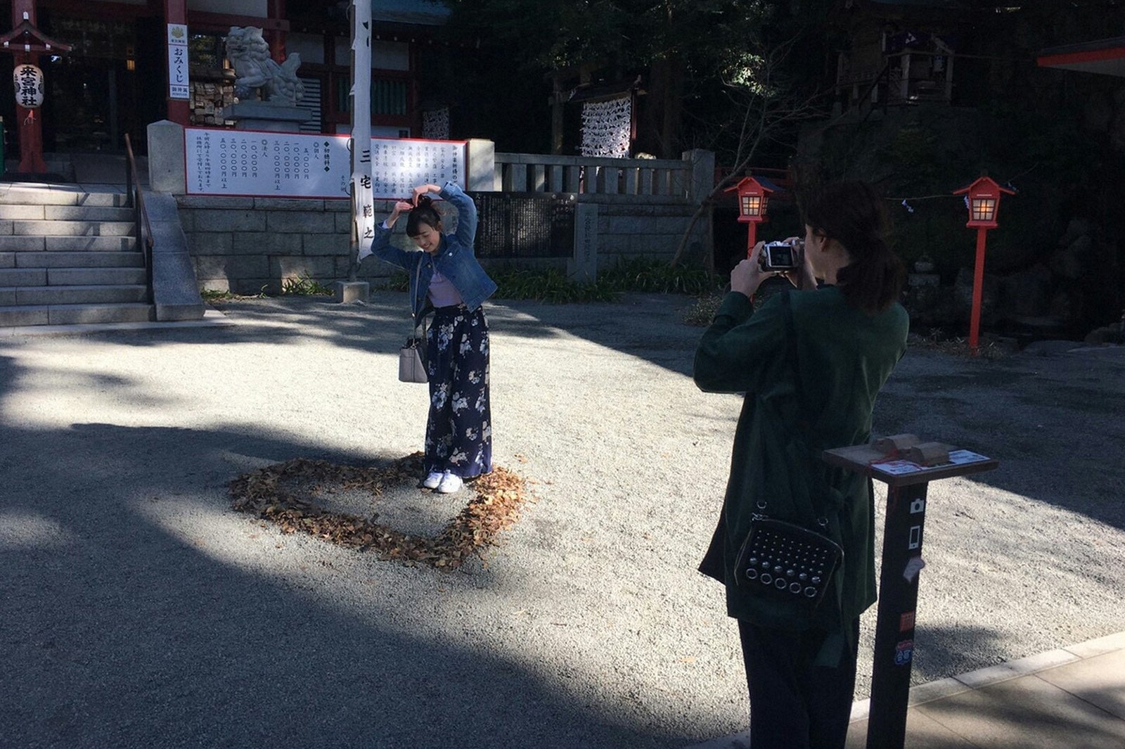 （左から）福原遥、山崎紘菜／画像提供：TBS