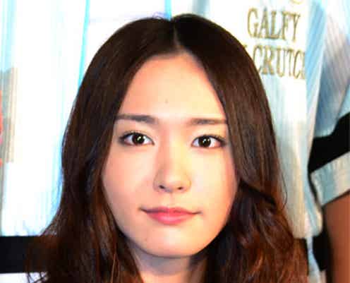 新垣結衣、錦戸亮、皆藤愛子ら、月9ドラマ「全開ガール」制作発表に登場