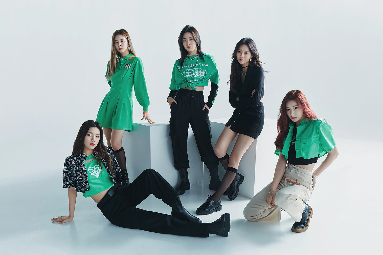 ITZY「H＆M」新キャンペーンのアンバサダーに決定 色鮮やかなグリーンコーデに