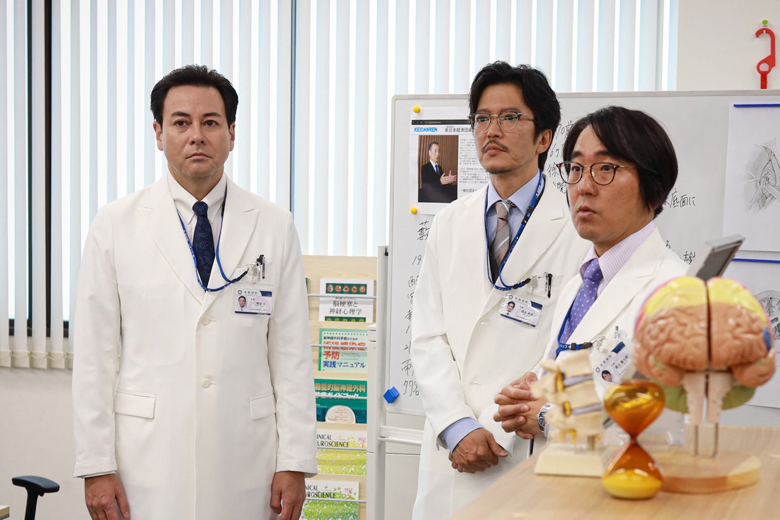 鈴木浩介、田辺誠一、本多力「スカイキャッスル」第3話より（C）テレビ朝日