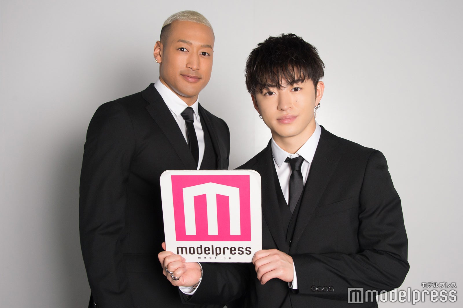 関口メンディー、佐野玲於 （C）モデルプレス