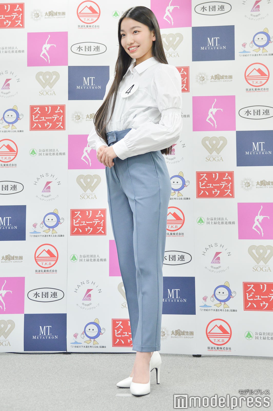 属安紀奈さん（C）モデルプレス