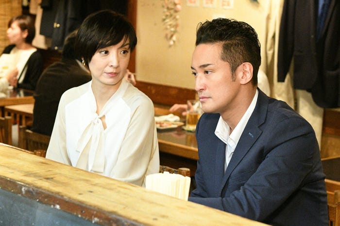 草刈民代、松岡昌宏/「大恋愛~僕を忘れる君と」第9話より(C)TBS
