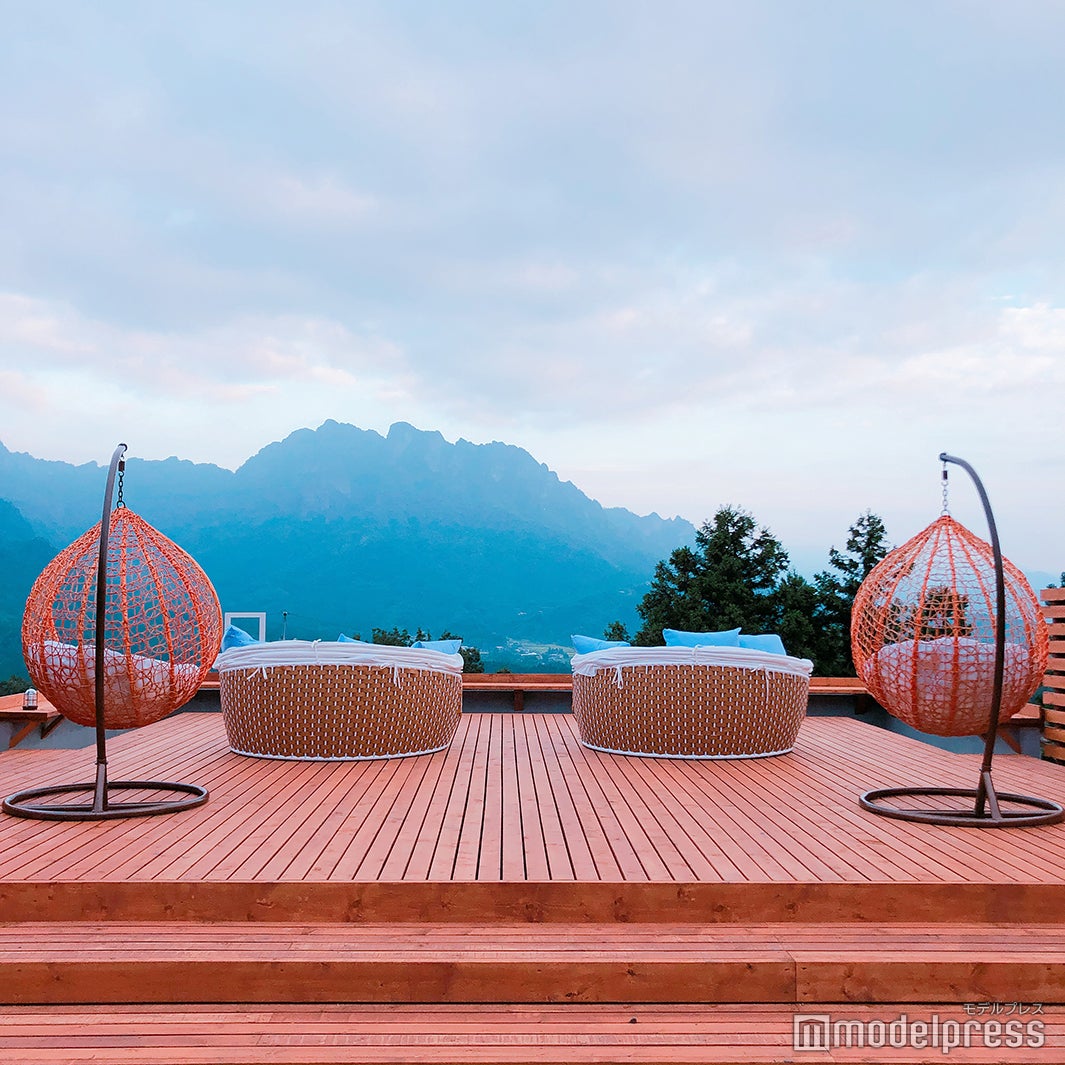 朝のテラス風景（C）モデルプレス
