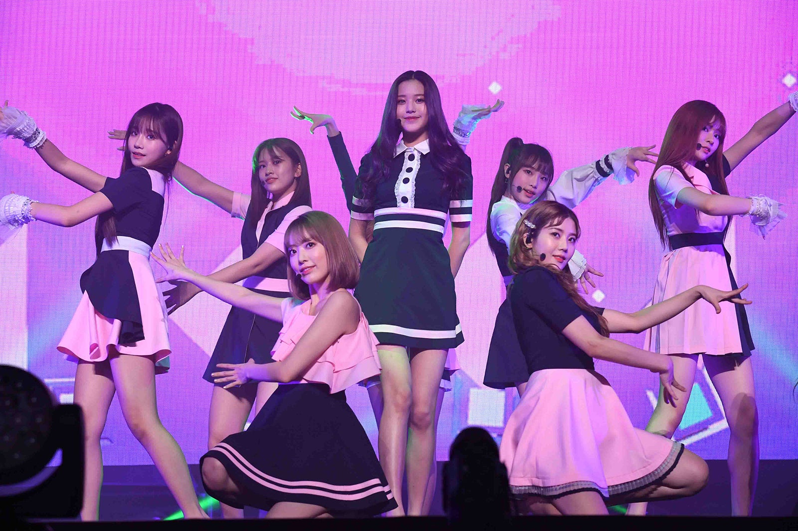 IZ*ONE （C）OFF THE RECORD