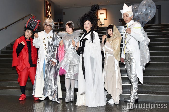 (左から)米原幸佑、木根尚登、高橋朱里、一路真輝、久保田未夢、小笠原健(C)モデルプレス
