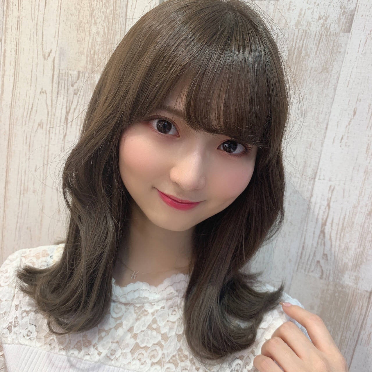 気分は韓国アイドル 巻きの大きさ 顔周り 前髪に注目 モデルプレス 気分は韓国アイドル 巻きの大きさ 顔周り 前髪に注目 モデルプレス