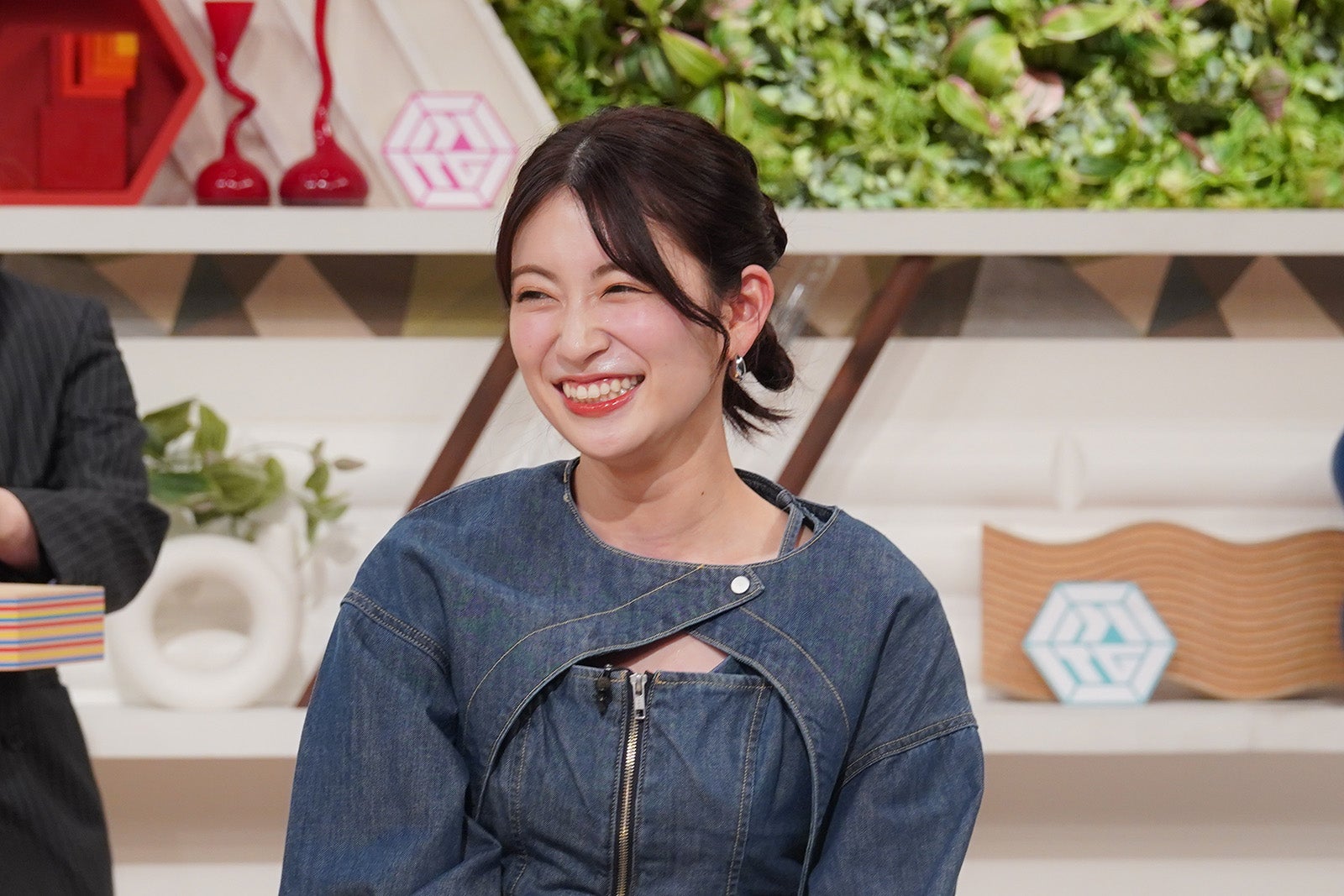吉田朱里、つきまとい被害激白「家の前に着ぐるみ姿のおじさんが…」