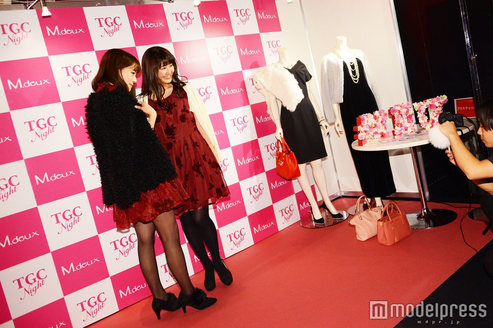 ファッションブースではオシャレ女子が撮影会 （C）モデルプレス