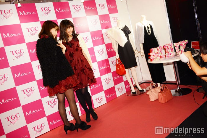 ファッションブースではオシャレ女子が撮影会 (C)モデルプレス