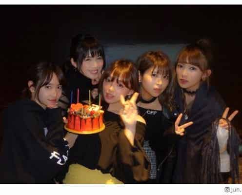 篠崎愛の誕生日に天木じゅん、永尾まりやら集結 “全員美女”の集合写真に反響
