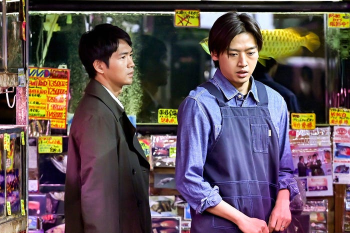 松下洸平、金井成大/「最愛」第5話より(C)TBS