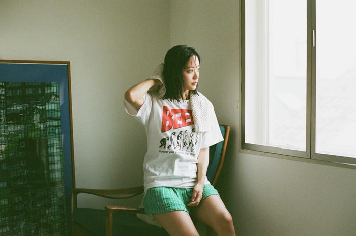 深川麻衣「2021年オフィシャル卓上カレンダー」(画像提供:所属事務所)