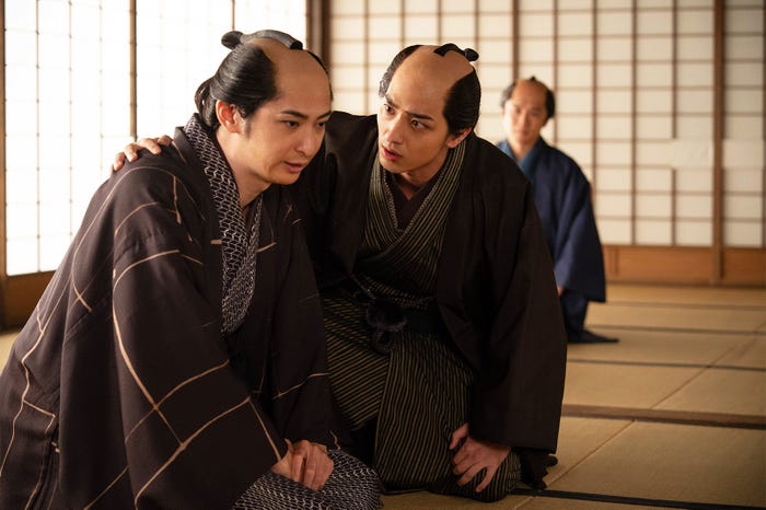 古川雄大、横浜流星「べらぼう~蔦重栄華乃夢噺~」第38話(C)NHK