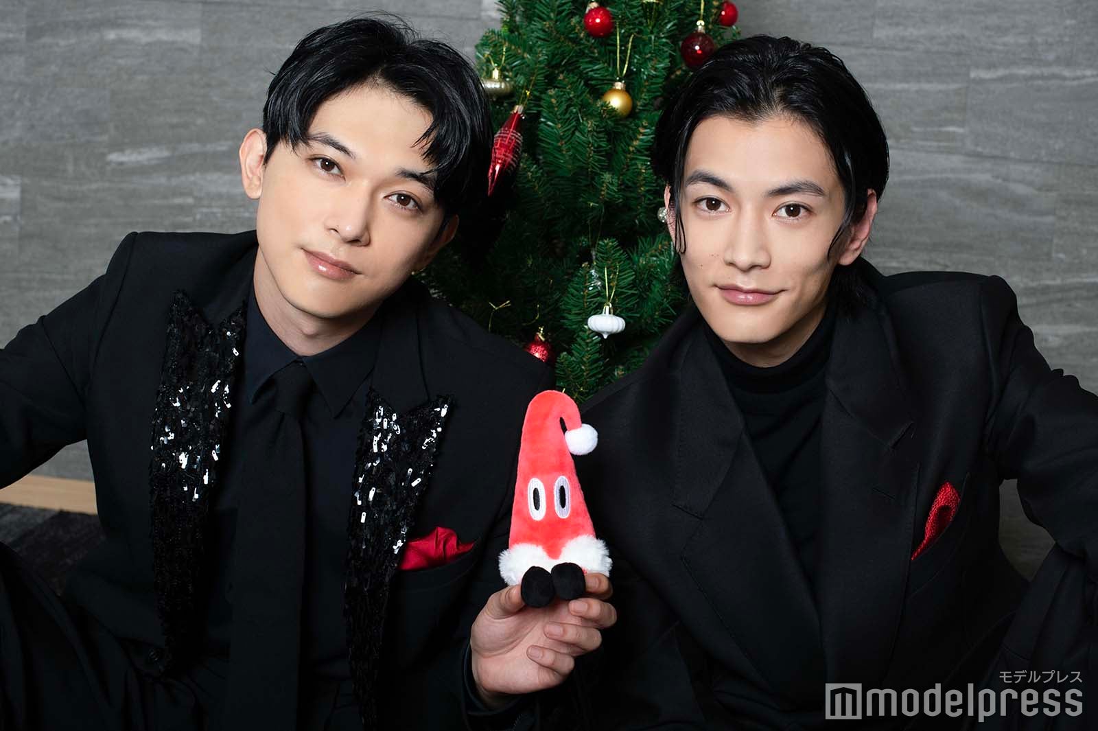 吉沢亮＆渡邊圭祐、想像の斜め上を行く回答連発「次共演するならどんな役？」「互いにクリスマスプレゼントを贈るなら？」センス抜群の掛け合い見せる＜「ブラックナイトパレード」インタビュー後編＞