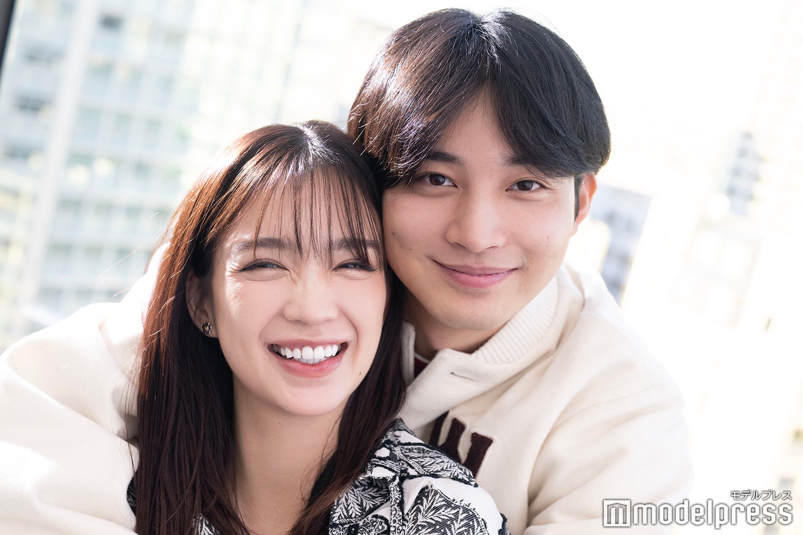 矢ヶ部初音、高崎凌（C）モデルプレス