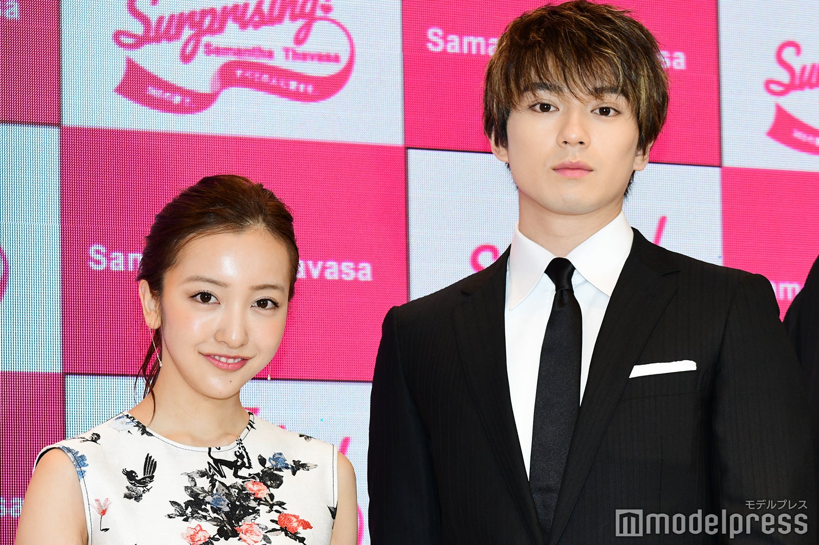 板野友美、新田真剣佑（C）モデルプレス