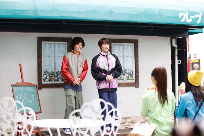 高橋海人、戸塚純貴「だが、情熱はある」第3話より(C)日本テレビ