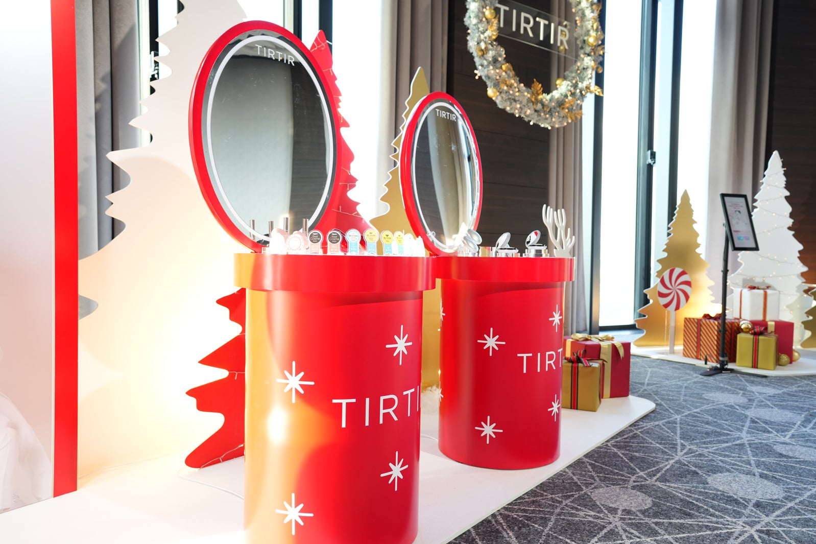 「TIRTIR presents TGC X’mas 2022」フォトブース（提供写真）