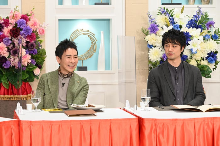 郷ひろみ、斎藤工 (C)日本テレビ