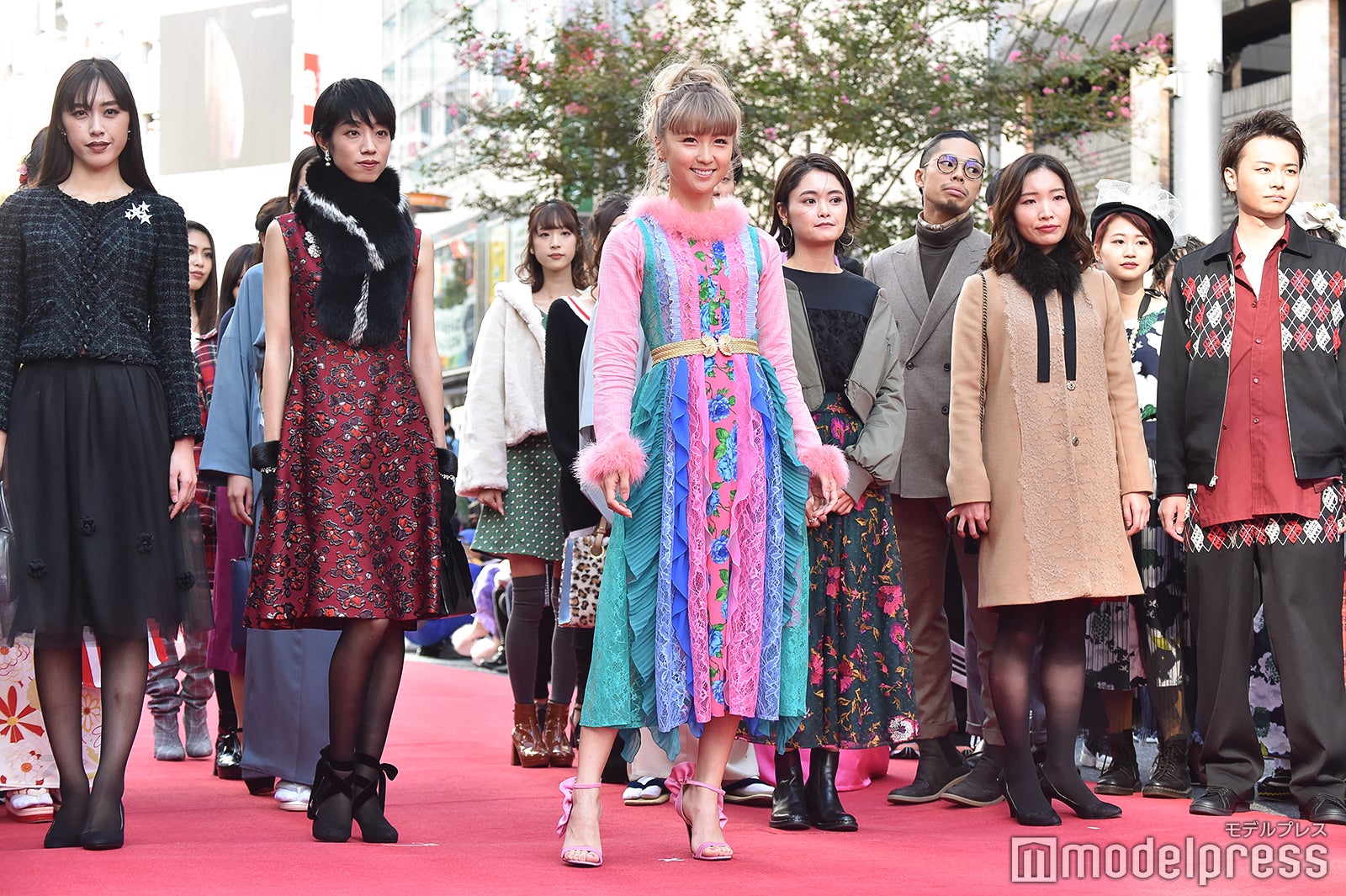 （中央）Dream Ami（C）モデルプレス