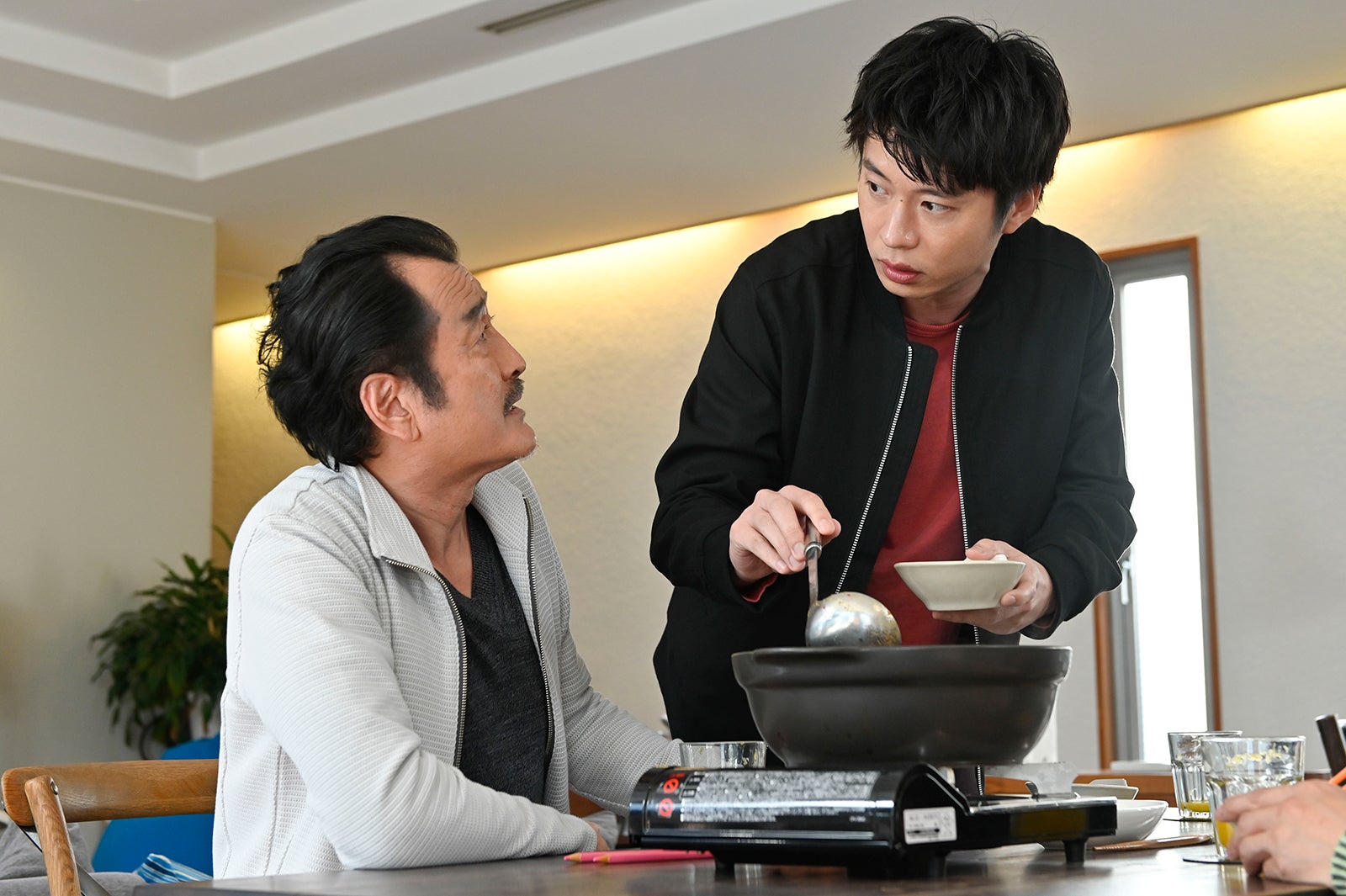 吉田鋼太郎、田中圭／「おっさんずラブ-in the sky-」第4話より（C）テレビ朝日