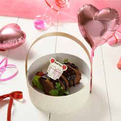 うさまる・うさこの空飛びそうなロールケーキ1,490円(税抜)/画像提供:株式会社レッグス