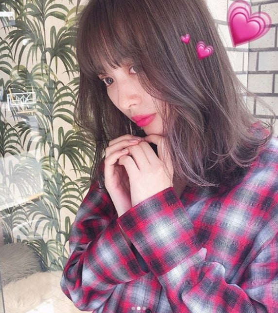 内田理央の“パープル映え”新ヘアカラーが好評「真似したい」「春らしい」