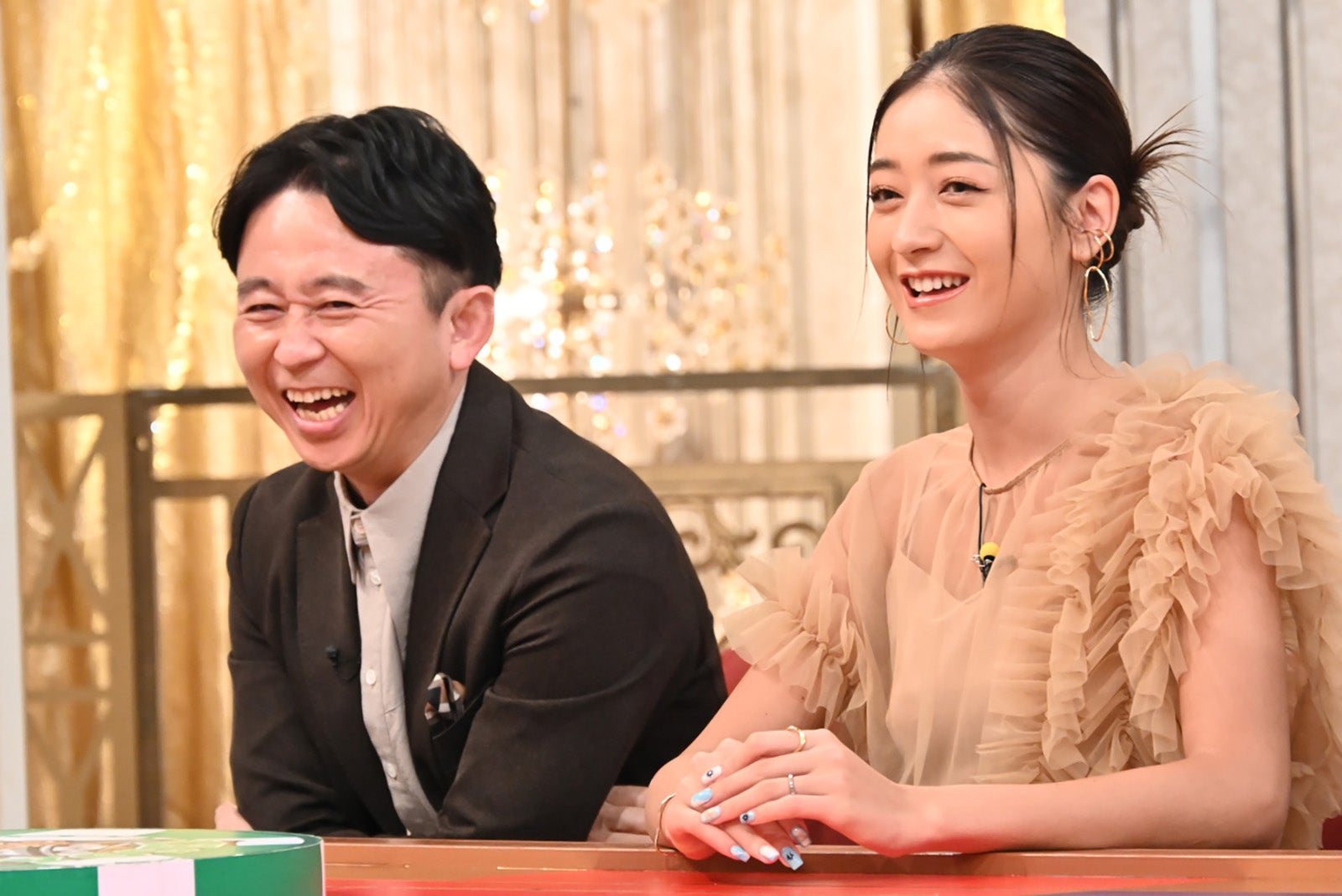 有吉弘行、池田美優（C）TBS
