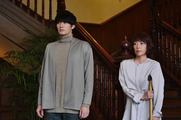 ジェシー、若村麻由美(C)フジテレビ