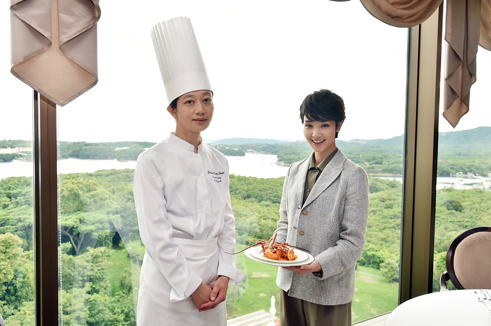 樋口宏江シェフ、剛力彩芽（画像提供：テレビ朝日）