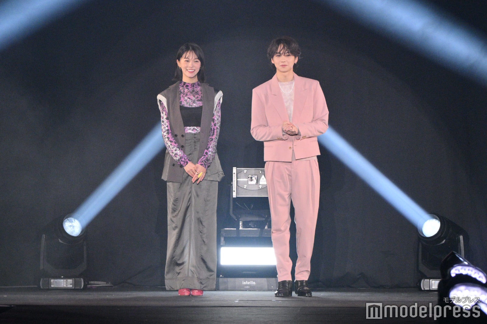 志田彩良、吉野北人（C）モデルプレス